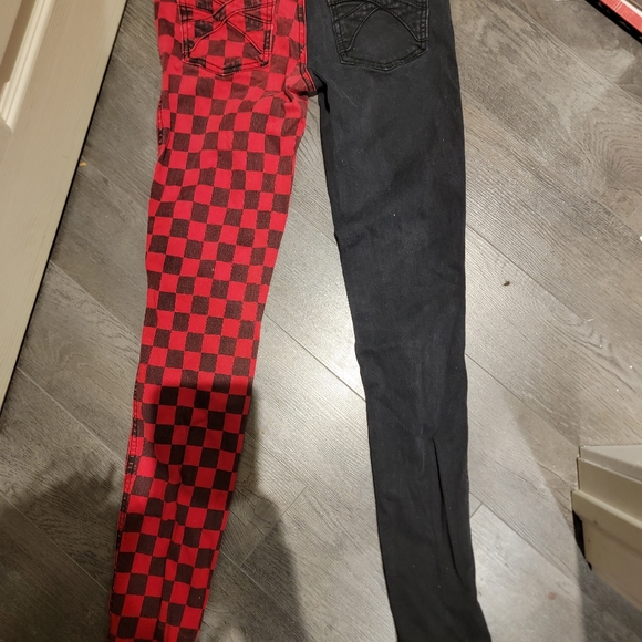 ❌SOLD❌ Royal bones pants - Picture 5 of 5